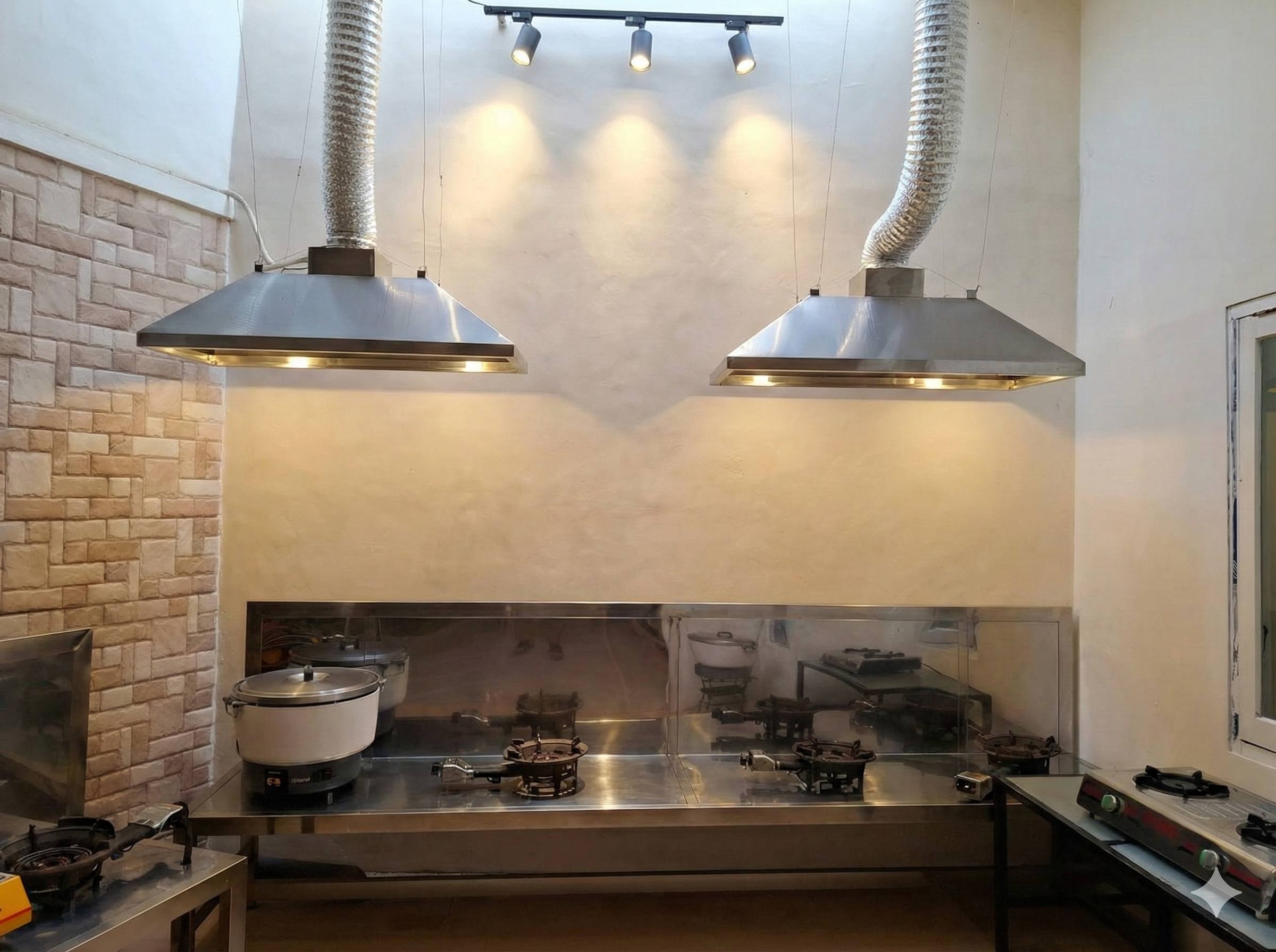 Area kompor dengan exhaust hood